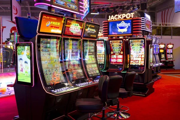 istanacasino login platform overview showing game categories and live tables